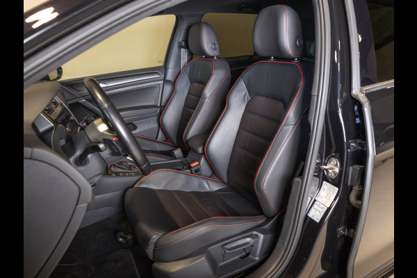 Volkswagen Golf 2.0 TSI GTI Performance / 245pk / Panorama dak / Leder / Dodehoek herkenning ./