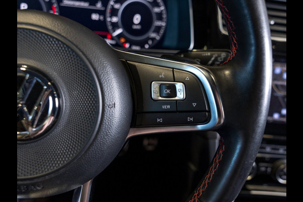 Volkswagen Golf 2.0 TSI GTI Performance / 245pk / Panorama dak / Leder / Dodehoek herkenning ./
