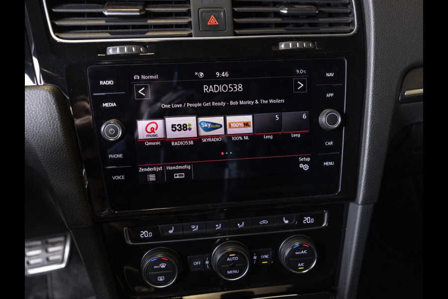 Volkswagen Golf 2.0 TSI GTI Performance / 245pk / Panorama dak / Leder / Dodehoek herkenning ./