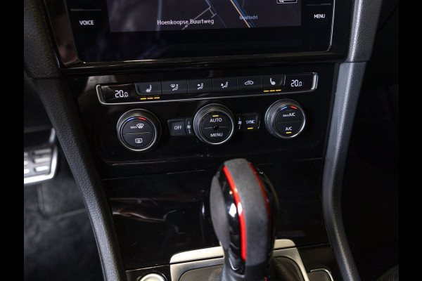 Volkswagen Golf 2.0 TSI GTI Performance / 245pk / Panorama dak / Leder / Dodehoek herkenning ./