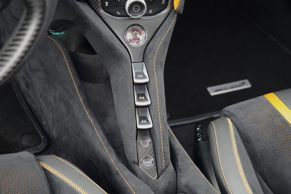 McLaren 720S 4.0 V8 Performance / Lift / 1e Eig. / 360 / Full Carbon / Sport Exhaust / MSO / 29dkm NAP