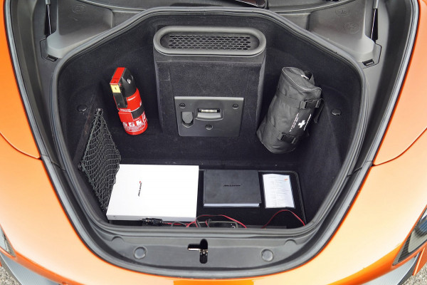 McLaren 720S 4.0 V8 Performance / Lift / 1e Eig. / 360 / Full Carbon / Sport Exhaust / MSO / 29dkm NAP