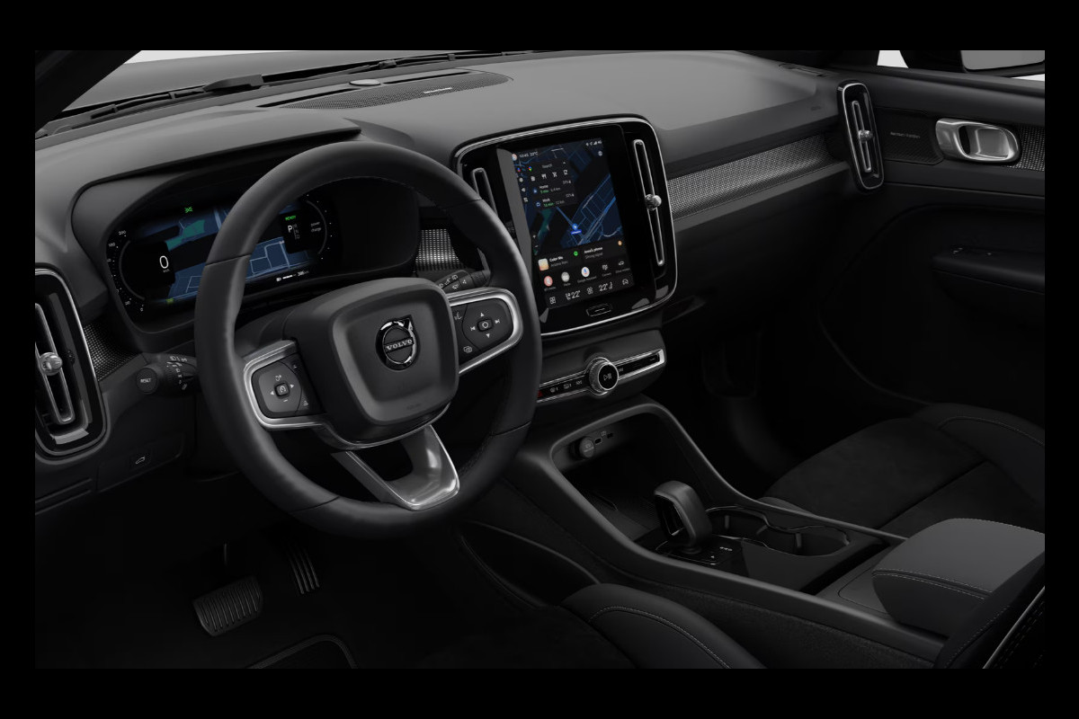 Volvo EX40 Single Ext. Range Plus Black Ed. Europa / Elektrische stoelen / Panoramadak / Panoramadak / Apple Carplay / Android Auto / Harman kardon audio / Adaptive cruise control / Pilot assist / Lichtmetalen velgen /