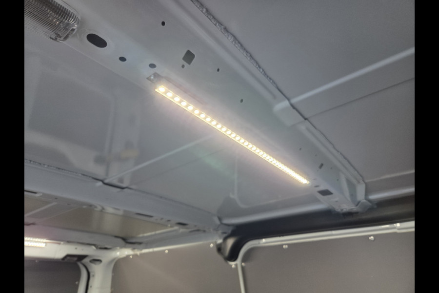 Ford Transit Custom 2.0 TDCI Automaat Trend Airco Cruisecontrol Navi Trekhaak Verwarmde stoel