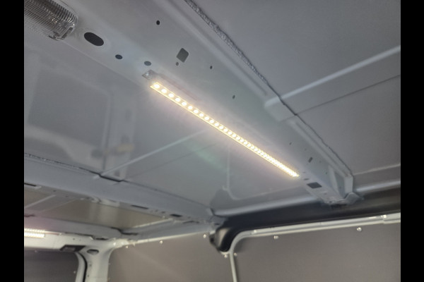 Ford Transit Custom 2.0 TDCI Automaat Trend Airco Cruisecontrol Navi Trekhaak Verwarmde stoel