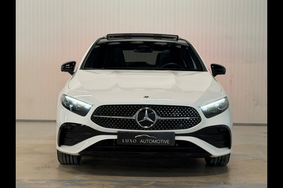 Mercedes-Benz A-Klasse 250 e Star Edition AMG Line Plus | PANO | HUD | 360 CAMERA | TREKHAAK | VOL OPTIES!