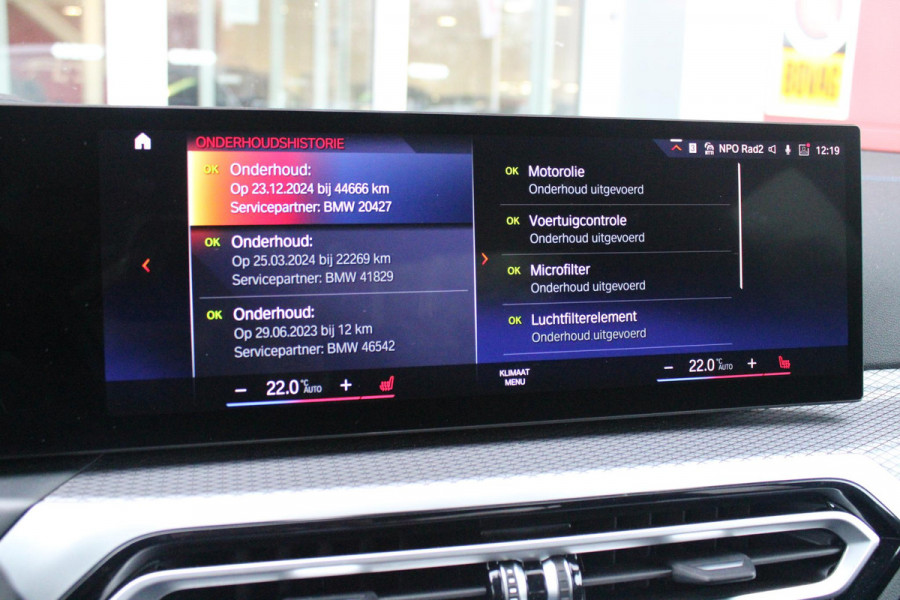 BMW 3-serie 330e 292PK xDRIVE | PANORAMISCH SCHUIF/KANTEL DAK | M-SPORT PRO-PAKKET | M-SPORT REMMEN UITGEVOERD IN DONKERBLAUW MET M LOGO | BMW LIVE COCKPIT PROFESSIONAL | CURVED DISPLAY |DRIVING ASSISTANT INCL. HEAD-UP DISPLAY | PARKING ASSIST INCL. ACHTERUITRIJCAMERA | ADAPTIEVE LED KOPLAMPEN |SHADOW LINE | M-SPORTSTOELEN VOOR | LEDER VERNASCA MET CONTRAST STIKSELS M-SPORT | STOEL VERWARMING | DRAADLOZE APPLE CARPLAY | ELEKTRISCH VERSTELBARE STOELEN MET GEHEUGEN FUNCTIE | HEAD UP DISPLAY | DRAADLOZE TELEFOONLADER | DODEHOEK BEWAKING | COMFORT PACK INCL. ELEKTRISCHE ACHTERKLEP | A