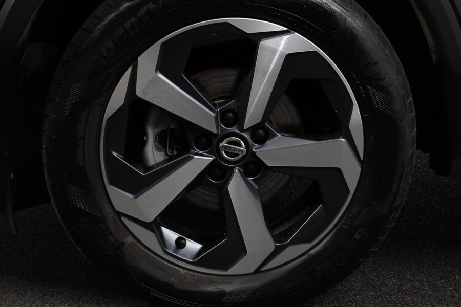 Nissan QASHQAI 1.3 DIG-T 158 pk Automaat N-Connecta Navigatie Apple Carplay/Android Auto Adaptive Cruise Control Parkeersensoren 360 camera Park Assist Lane Assist Stoel- en stuurwielverwarming Verwarmde voorruit LED koplampen Privacy Glass Trekhaak
