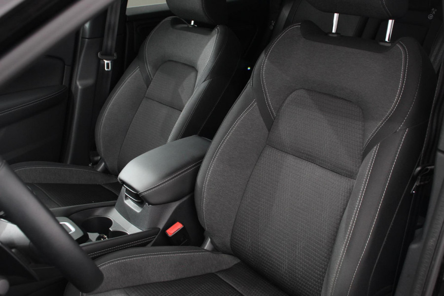 Nissan QASHQAI 1.3 DIG-T 158 pk Automaat N-Connecta Navigatie Apple Carplay/Android Auto Adaptive Cruise Control Parkeersensoren 360 camera Park Assist Lane Assist Stoel- en stuurwielverwarming Verwarmde voorruit LED koplampen Privacy Glass Trekhaak