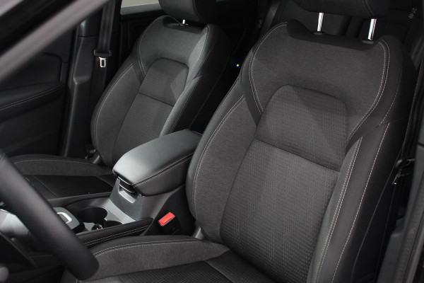 Nissan QASHQAI 1.3 DIG-T 158 pk Automaat N-Connecta Navigatie Apple Carplay/Android Auto Adaptive Cruise Control Parkeersensoren 360 camera Park Assist Lane Assist Stoel- en stuurwielverwarming Verwarmde voorruit LED koplampen Privacy Glass Trekhaak