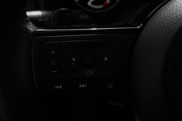 Nissan QASHQAI 1.3 DIG-T 158 pk Automaat N-Connecta Navigatie Apple Carplay/Android Auto Adaptive Cruise Control Parkeersensoren 360 camera Park Assist Lane Assist Stoel- en stuurwielverwarming Verwarmde voorruit LED koplampen Privacy Glass Trekhaak