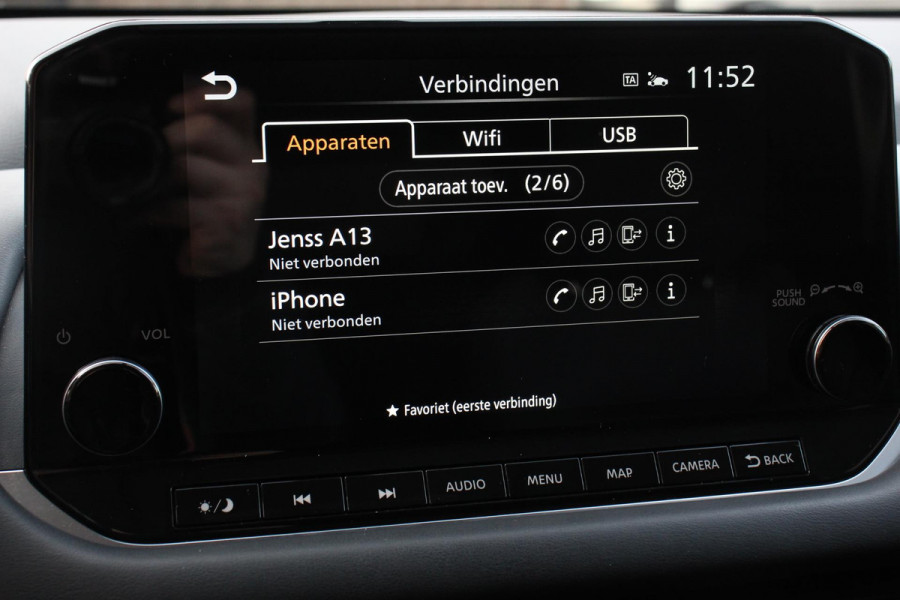 Nissan QASHQAI 1.3 DIG-T 158 pk Automaat N-Connecta Navigatie Apple Carplay/Android Auto Adaptive Cruise Control Parkeersensoren 360 camera Park Assist Lane Assist Stoel- en stuurwielverwarming Verwarmde voorruit LED koplampen Privacy Glass Trekhaak