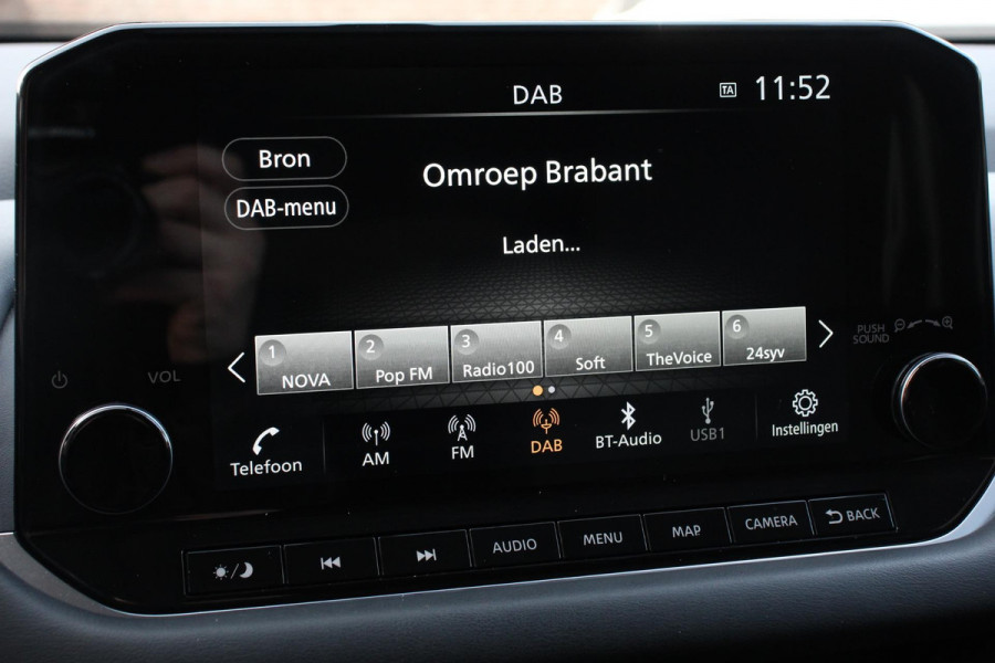 Nissan QASHQAI 1.3 DIG-T 158 pk Automaat N-Connecta Navigatie Apple Carplay/Android Auto Adaptive Cruise Control Parkeersensoren 360 camera Park Assist Lane Assist Stoel- en stuurwielverwarming Verwarmde voorruit LED koplampen Privacy Glass Trekhaak