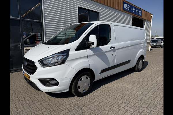 Ford Transit Custom 300 2.0 TDCI 130pk L2H1 Trend / euro 6 / vaste prijs rijklaar € 12.950 ex btw / lease vanaf € 218 / airco / cruise / navigatie / camera / trekhaak 2700 kg !