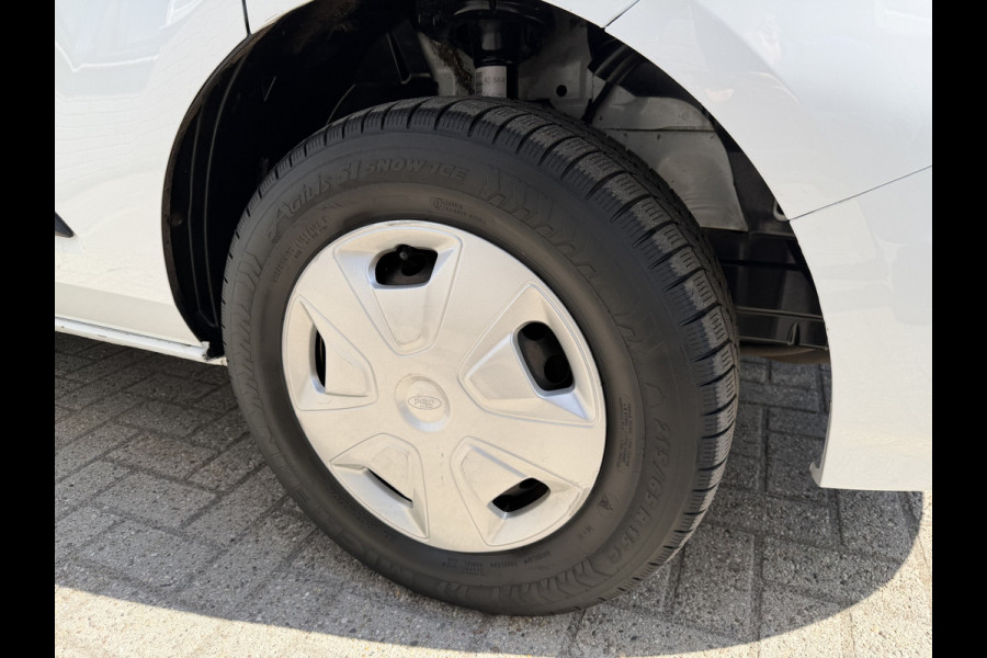 Ford Transit Custom 300 2.0 TDCI 130pk L2H1 Trend / euro 6 / vaste prijs rijklaar € 12.950 ex btw / lease vanaf € 218 / airco / cruise / navigatie / camera / trekhaak 2700 kg !