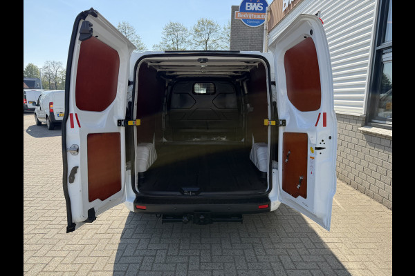 Ford Transit Custom 300 2.0 TDCI 130pk L2H1 Trend / euro 6 / vaste prijs rijklaar € 12.950 ex btw / lease vanaf € 218 / airco / cruise / navigatie / camera / trekhaak 2700 kg !