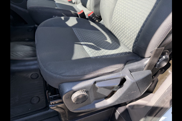 Ford Transit Custom 300 2.0 TDCI 130pk L2H1 Trend / euro 6 / vaste prijs rijklaar € 12.950 ex btw / lease vanaf € 218 / airco / cruise / navigatie / camera / trekhaak 2700 kg !