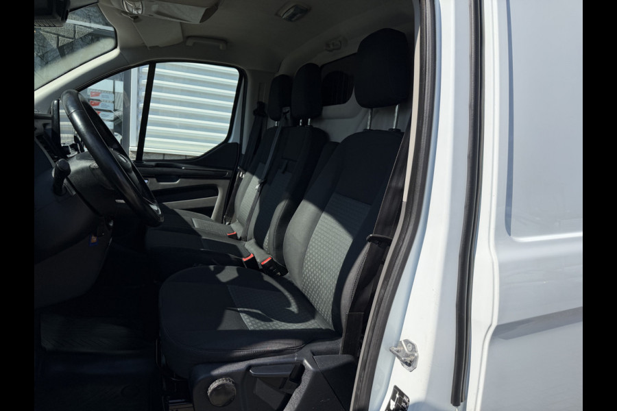 Ford Transit Custom 300 2.0 TDCI 130pk L2H1 Trend / euro 6 / vaste prijs rijklaar € 12.950 ex btw / lease vanaf € 218 / airco / cruise / navigatie / camera / trekhaak 2700 kg !