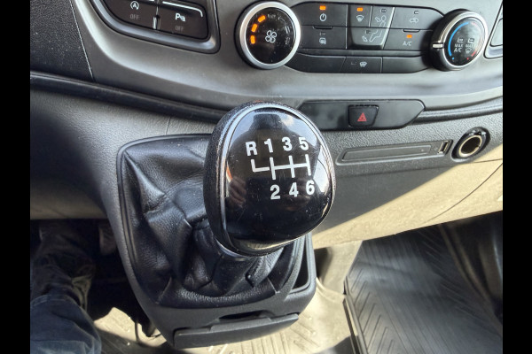 Ford Transit Custom 300 2.0 TDCI 130pk L2H1 Trend / euro 6 / vaste prijs rijklaar € 12.950 ex btw / lease vanaf € 218 / airco / cruise / navigatie / camera / trekhaak 2700 kg !