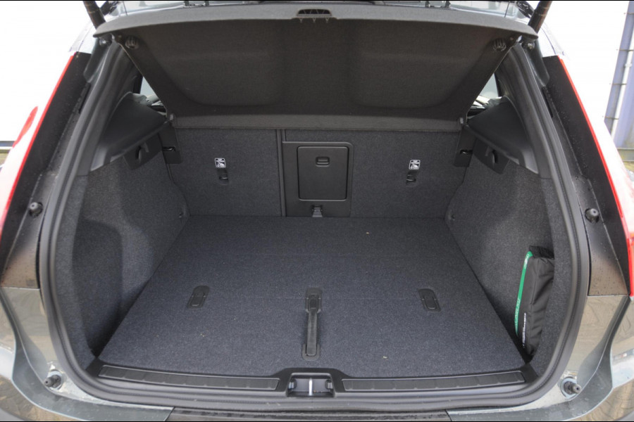 Volvo EX40 252PK Auotmaat Single Motor Extended Range Plus Panoramadak / Apple Carplay / Android Auto / Harman kardon audio / Adaptive cruise control / Pilot assist / Lichtmetalen velgen /