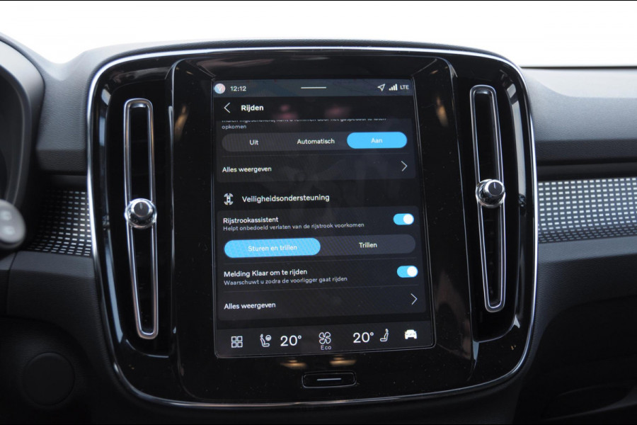 Volvo EX40 252PK Auotmaat Single Motor Extended Range Plus Panoramadak / Apple Carplay / Android Auto / Harman kardon audio / Adaptive cruise control / Pilot assist / Lichtmetalen velgen /