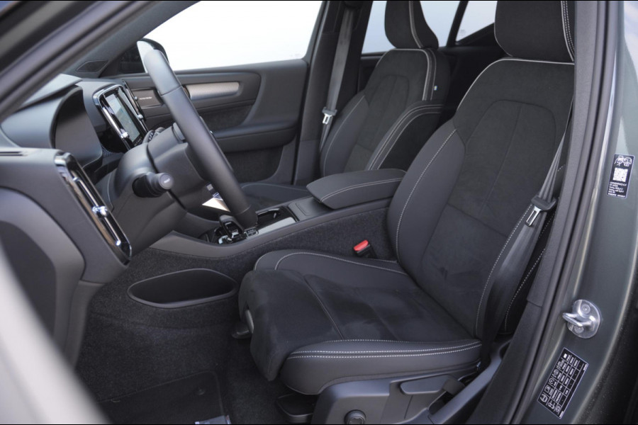 Volvo EX40 252PK Auotmaat Single Motor Extended Range Plus Panoramadak / Apple Carplay / Android Auto / Harman kardon audio / Adaptive cruise control / Pilot assist / Lichtmetalen velgen /