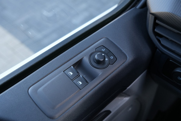 Ford Transit Custom 300 2.0 TDCI L2H1 Trend 136pk - Airco - Cruise - Carplay - LED - Rijklaar