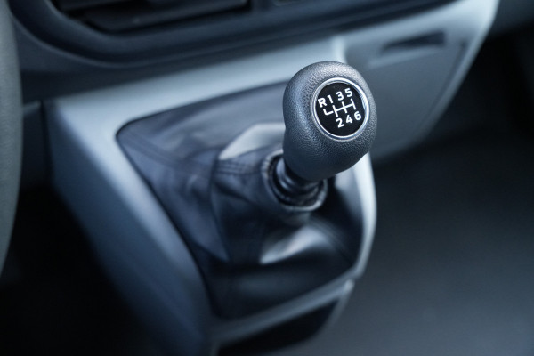 Ford Transit Custom 300 2.0 TDCI L2H1 Trend 136pk - Airco - Cruise - Carplay - LED - Rijklaar