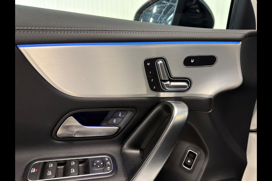 Mercedes-Benz A-Klasse 250 e Star Edition AMG Line Plus | PANO | HUD | 360 CAMERA | TREKHAAK | VOL OPTIES!