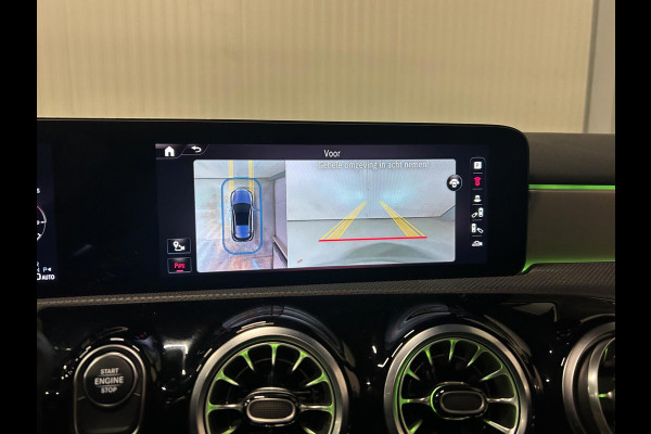 Mercedes-Benz A-Klasse 250 e Star Edition AMG Line Plus | PANO | HUD | 360 CAMERA | TREKHAAK | VOL OPTIES!