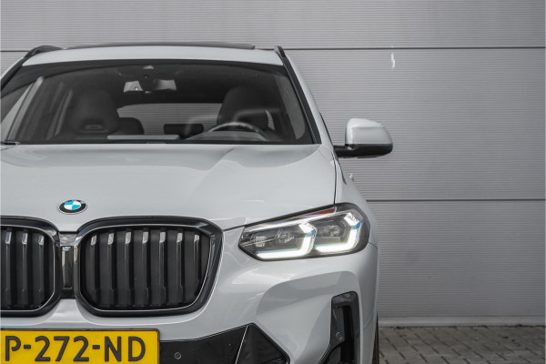 BMW X3 xDrive20i Bus Edition+ M-Sport M-Stoelen Pano Laser 21" Trekhaak