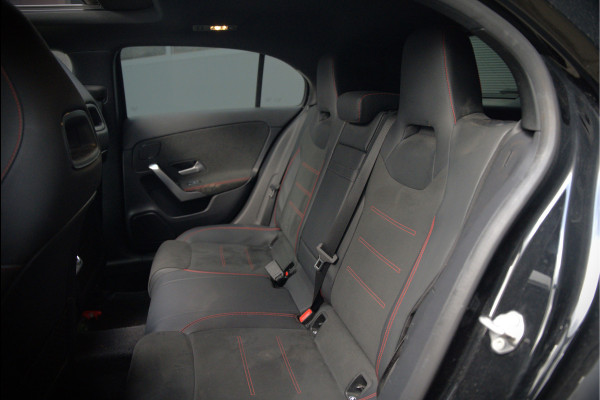 Mercedes-Benz A-Klasse 250 e Business Solution AMG Limited | Panoramadak | Stoelverwarming | Multibeam | Memory Seats | Keyless | Ambiance Verlichting | Camera | Cruise Control |