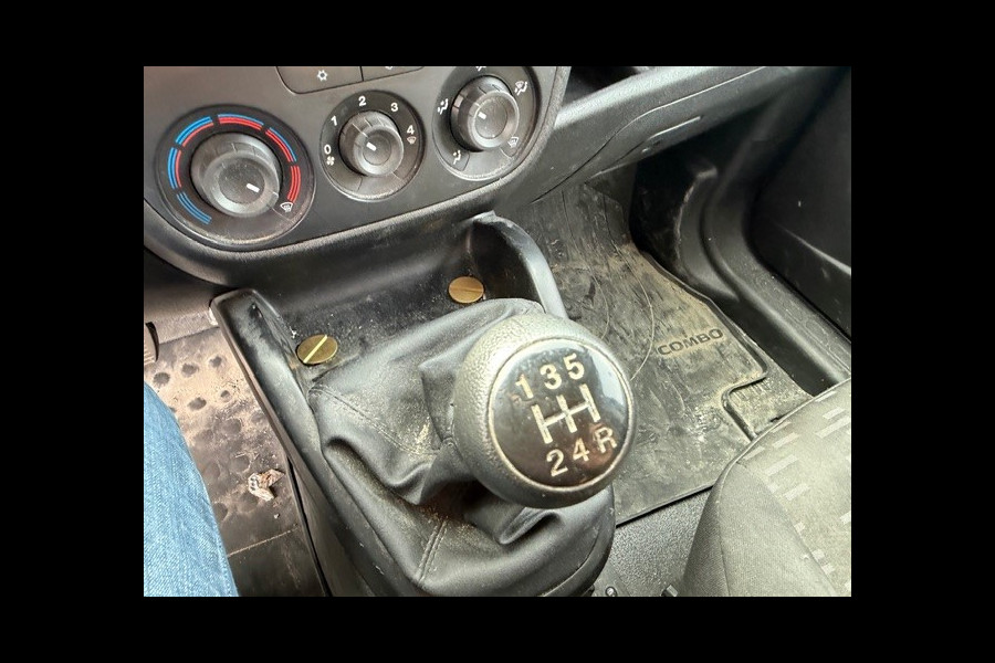 Opel Combo 1.3 CDTi L1H1 Edition AIRCO I ELEKTRISCHE RAMEN I TURBO KAPOT GELOPEN ZIE OPMERKINGEN