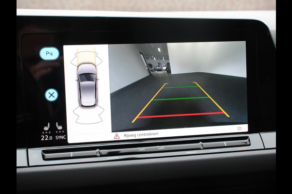 Volkswagen Golf 1.5 eTSI 150pk DSG Style Navigatie DAB Camera Lane Assist LED Adaptive Cruise Control Keyless Go Stoelverwarming Lichtmetalen Velgen