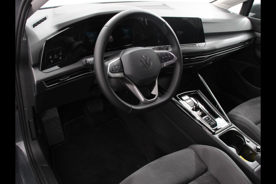 Volkswagen Golf 1.5 eTSI 150pk DSG Style Navigatie DAB Camera Lane Assist LED Adaptive Cruise Control Keyless Go Stoelverwarming Lichtmetalen Velgen