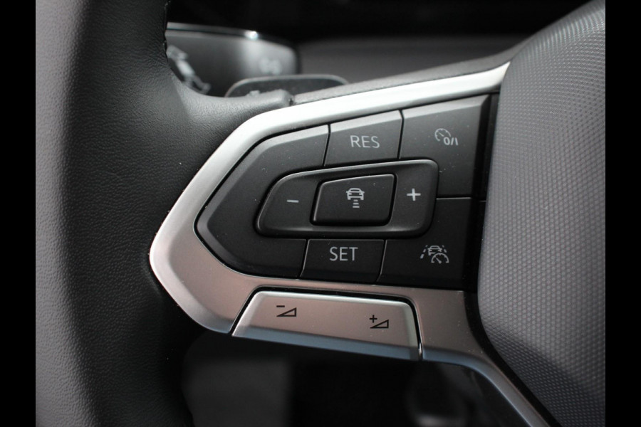 Volkswagen Golf 1.5 eTSI 150pk DSG Style Navigatie DAB Camera Lane Assist LED Adaptive Cruise Control Keyless Go Stoelverwarming Lichtmetalen Velgen
