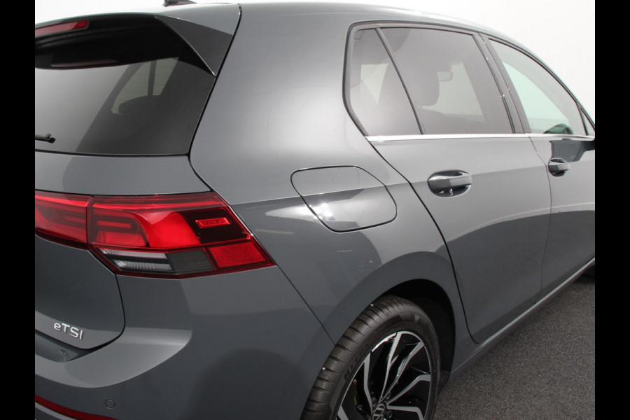 Volkswagen Golf 1.5 eTSI 150pk DSG Style Navigatie DAB Camera Lane Assist LED Adaptive Cruise Control Keyless Go Stoelverwarming Lichtmetalen Velgen