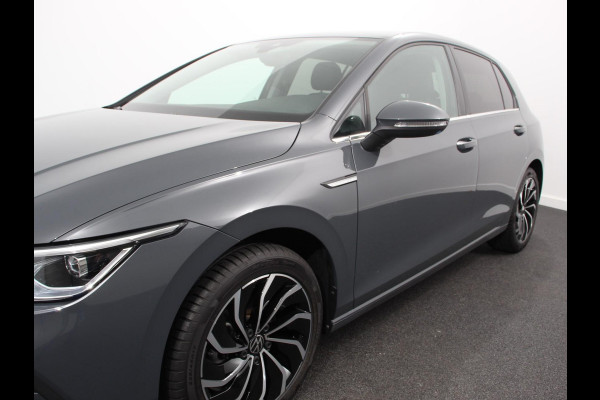 Volkswagen Golf 1.5 eTSI 150pk DSG Style Navigatie DAB Camera Lane Assist LED Adaptive Cruise Control Keyless Go Stoelverwarming Lichtmetalen Velgen