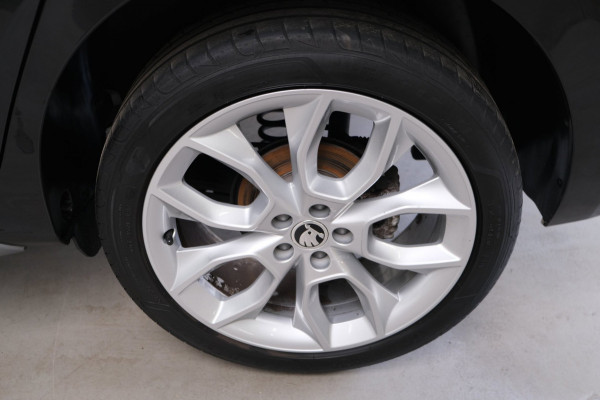 Škoda Kamiq 1.5 TSI ACT Business Edition Automaat - N.A.P. Airco, Camera, Cruise, Virtual Display, PDC.