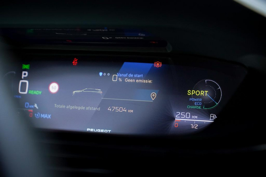 Peugeot 308 1.6 Plug-in Hybrid 225 GT / LED / 18'' / AGR / Winter / Elec Stoel / Alcantara / Massage / Camera
