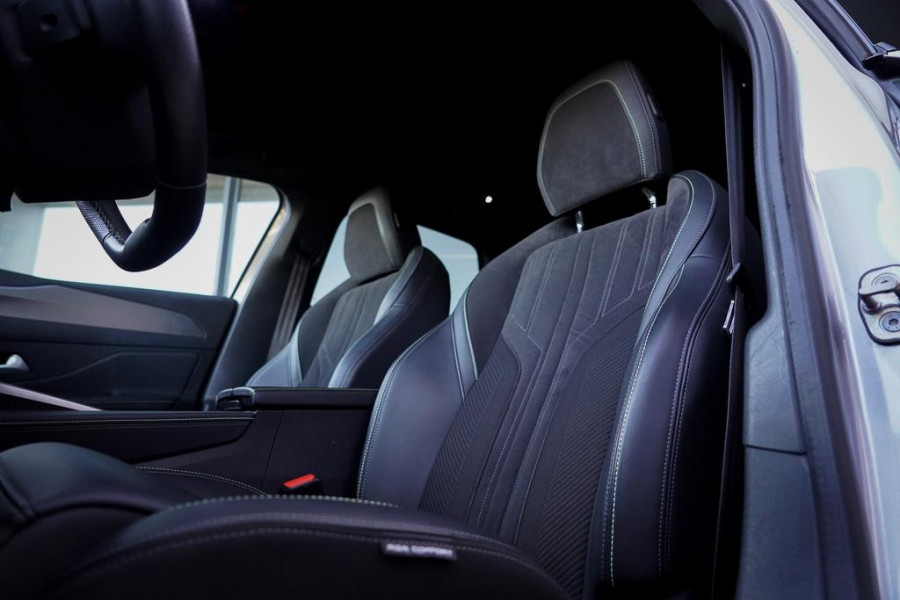 Peugeot 308 1.6 Plug-in Hybrid 225 GT / LED / 18'' / AGR / Winter / Elec Stoel / Alcantara / Massage / Camera