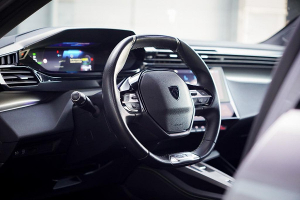 Peugeot 308 1.6 Plug-in Hybrid 225 GT / LED / 18'' / AGR / Winter / Elec Stoel / Alcantara / Massage / Camera