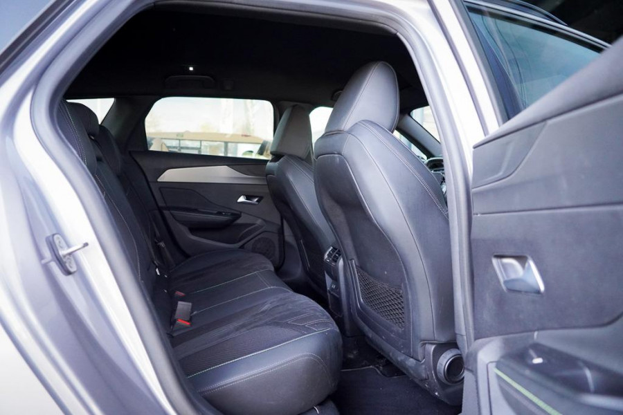 Peugeot 308 1.6 Plug-in Hybrid 225 GT / LED / 18'' / AGR / Winter / Elec Stoel / Alcantara / Massage / Camera