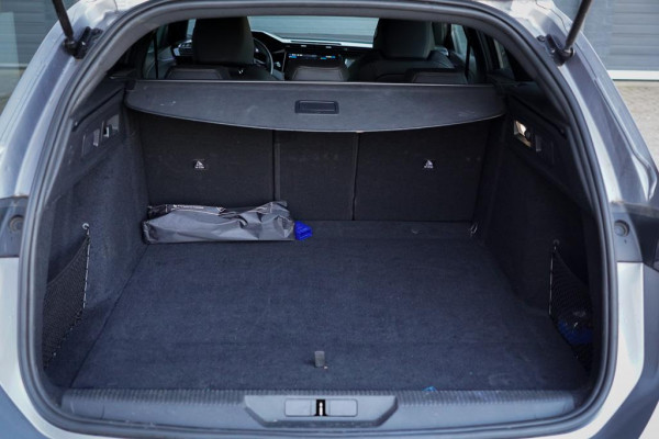 Peugeot 308 1.6 Plug-in Hybrid 225 GT / LED / 18'' / AGR / Winter / Elec Stoel / Alcantara / Massage / Camera
