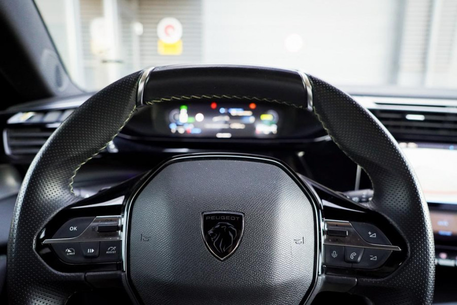 Peugeot 308 1.6 Plug-in Hybrid 225 GT / LED / 18'' / AGR / Winter / Elec Stoel / Alcantara / Massage / Camera