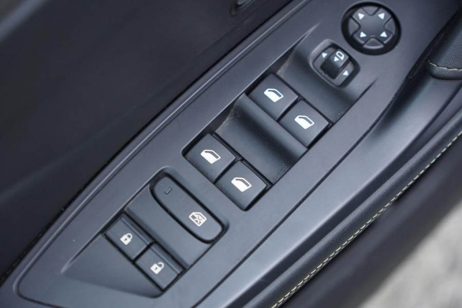 Peugeot 308 1.6 Plug-in Hybrid 225 GT / LED / 18'' / AGR / Winter / Elec Stoel / Alcantara / Massage / Camera