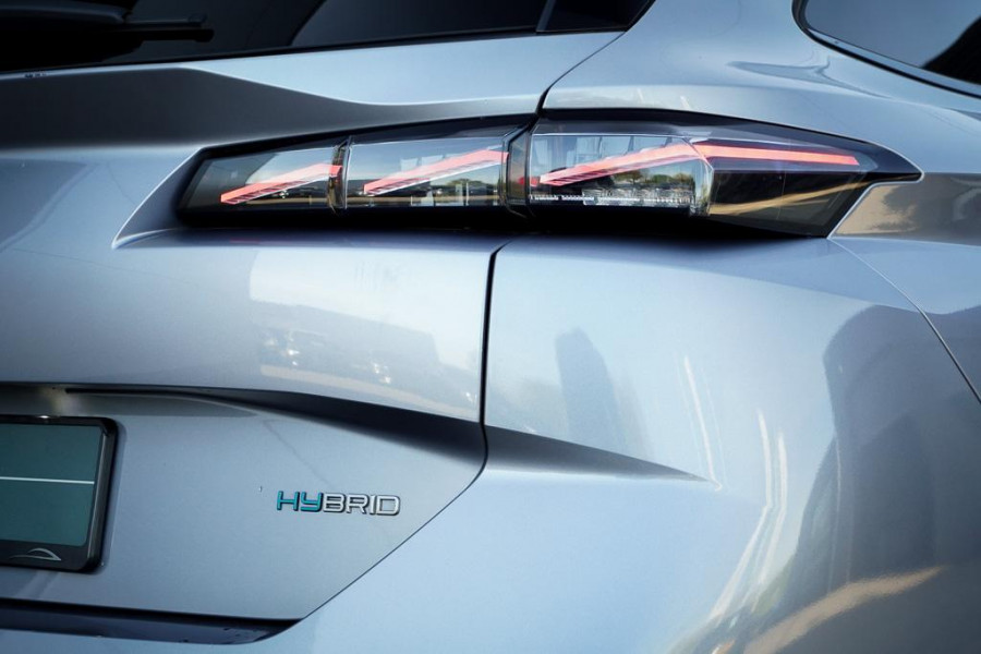 Peugeot 308 1.6 Plug-in Hybrid 225 GT / LED / 18'' / AGR / Winter / Elec Stoel / Alcantara / Massage / Camera