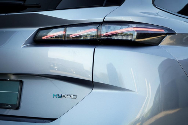 Peugeot 308 1.6 Plug-in Hybrid 225 GT / LED / 18'' / AGR / Winter / Elec Stoel / Alcantara / Massage / Camera