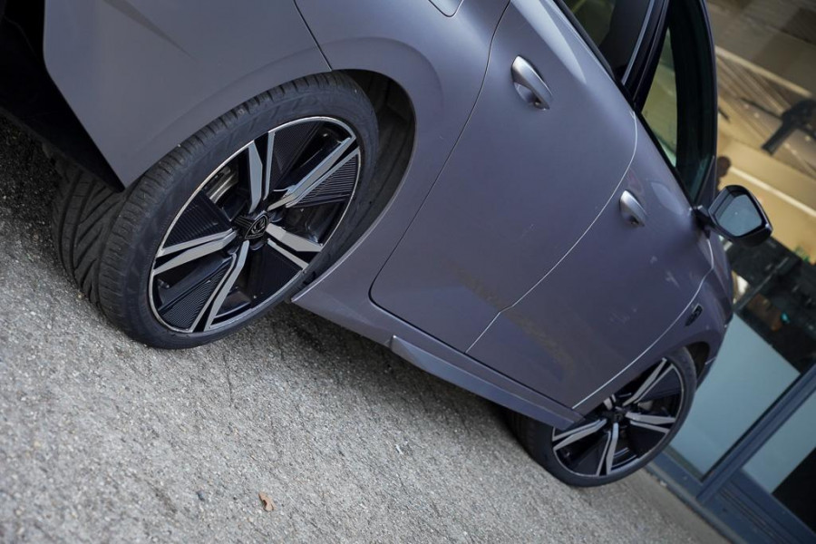 Peugeot 308 1.6 Plug-in Hybrid 225 GT / LED / 18'' / AGR / Winter / Elec Stoel / Alcantara / Massage / Camera