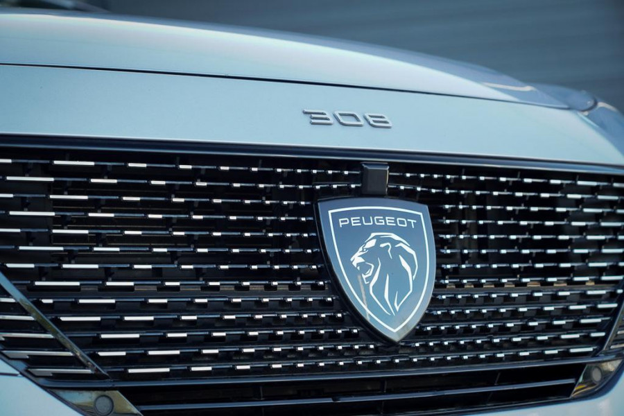 Peugeot 308 1.6 Plug-in Hybrid 225 GT / LED / 18'' / AGR / Winter / Elec Stoel / Alcantara / Massage / Camera